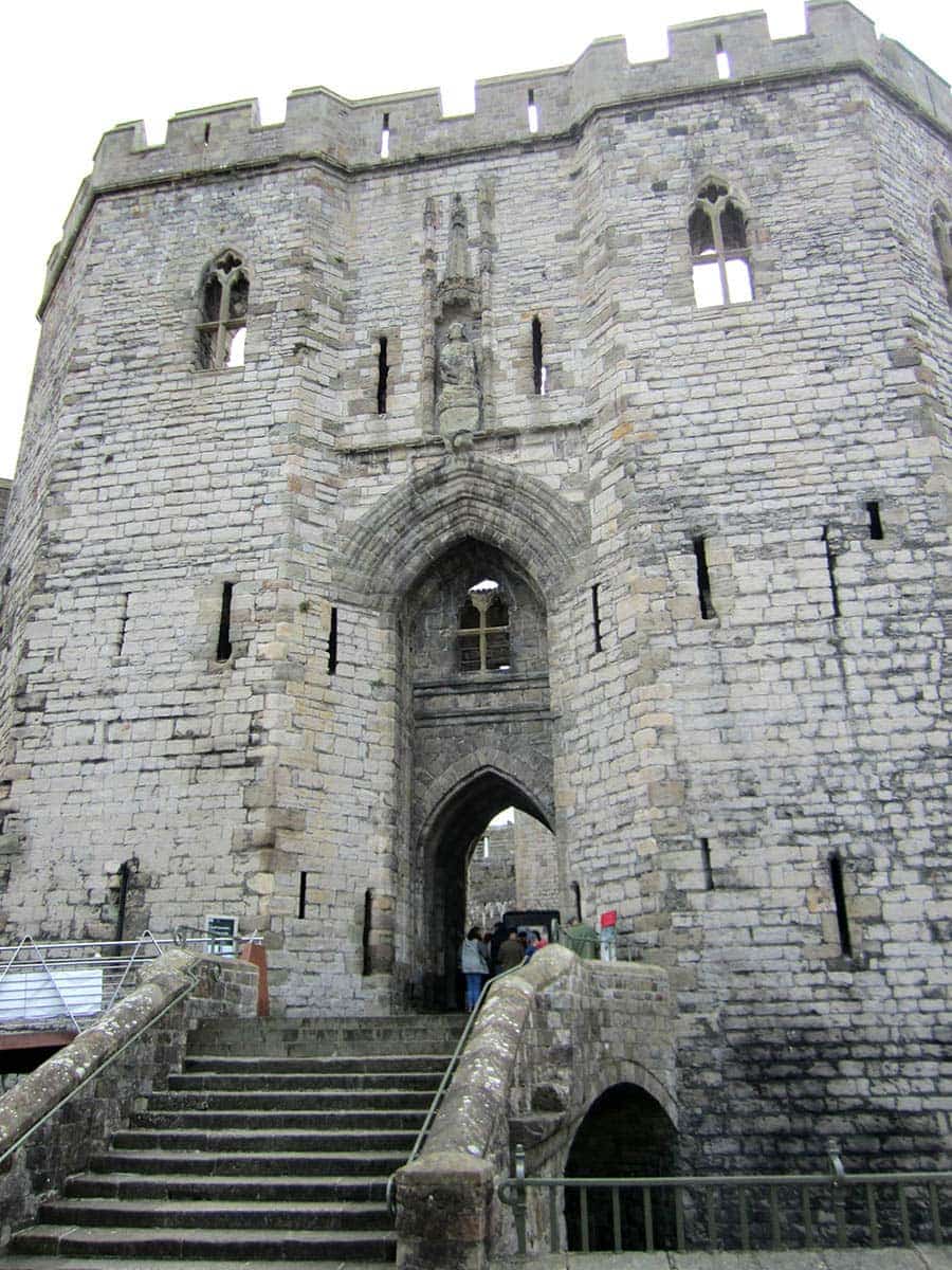 kings gate caernarfon