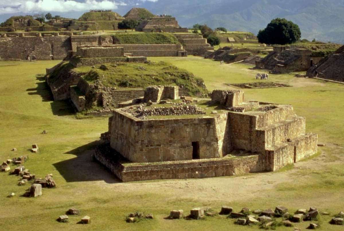 ceremonial plaza monte alban