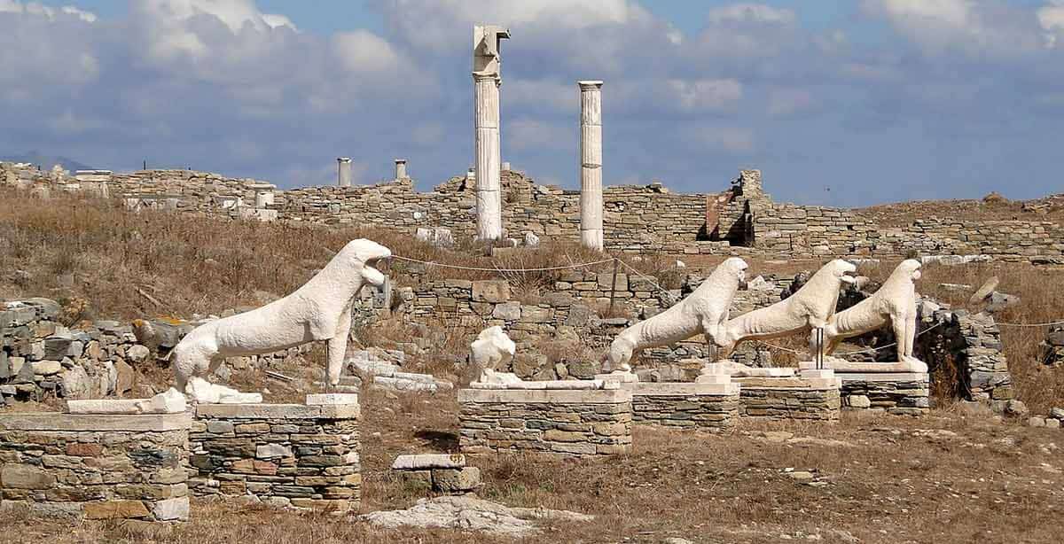 terrace lions delos greece island