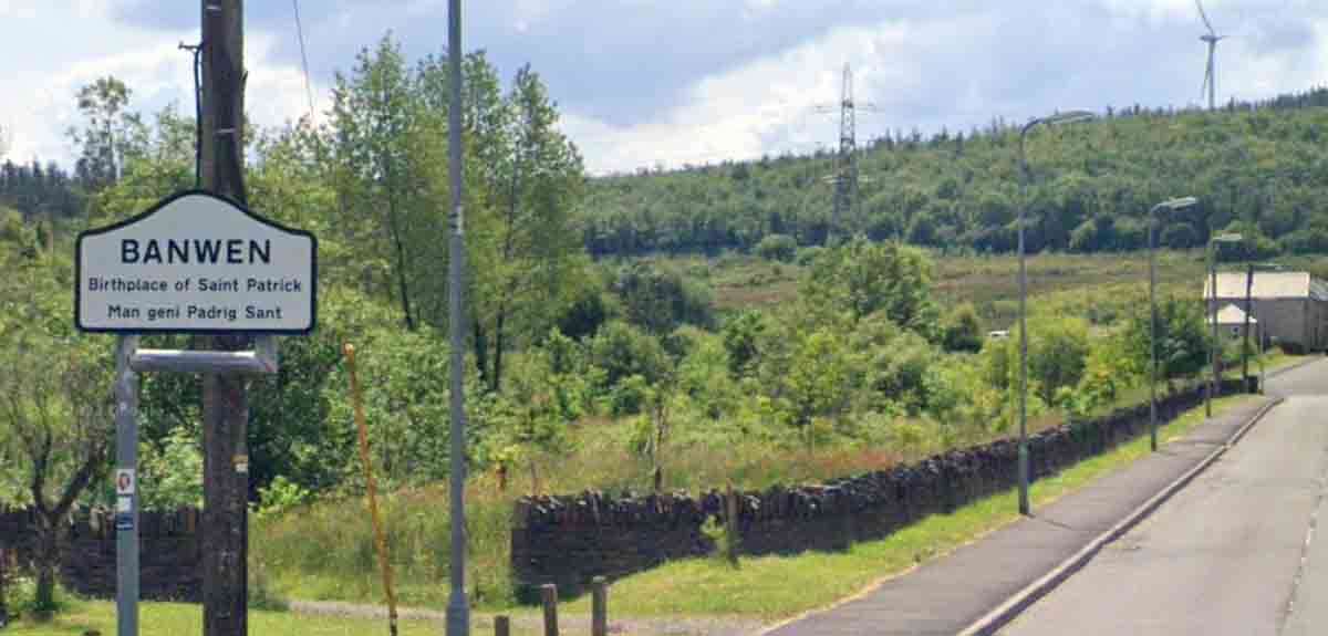 banwen road sign