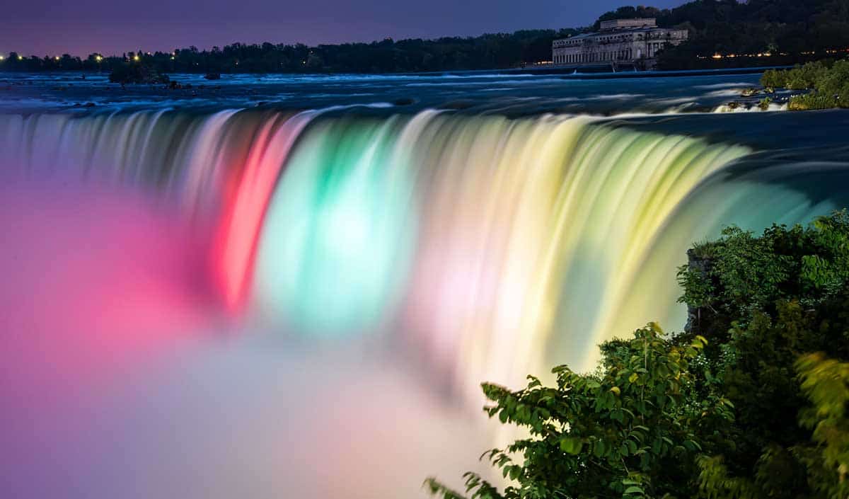 Niagara Falls at night