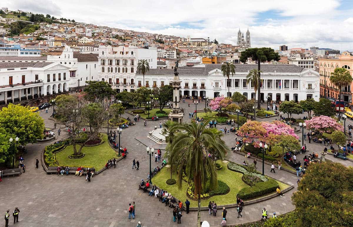 plaza grande quito ecuador