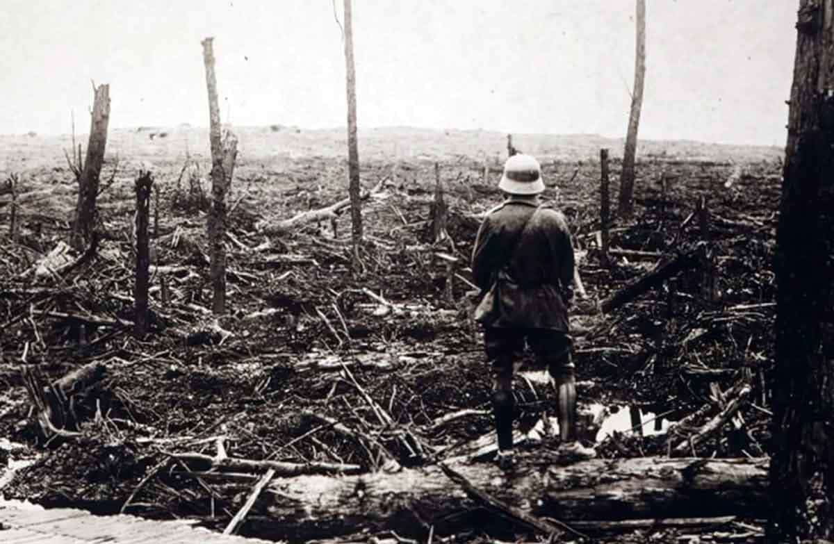 german soldier at armentières