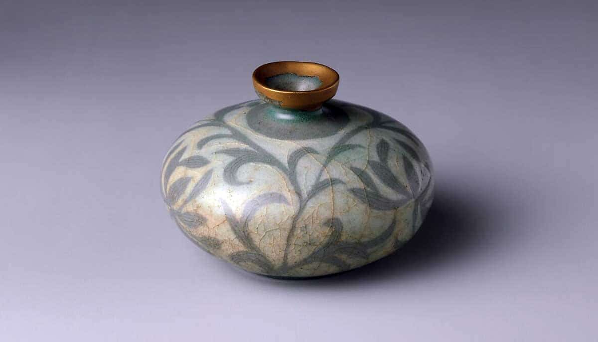 goryeo celadon oil bottle