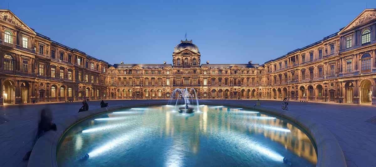 louvre courtyard paris egyptian museum