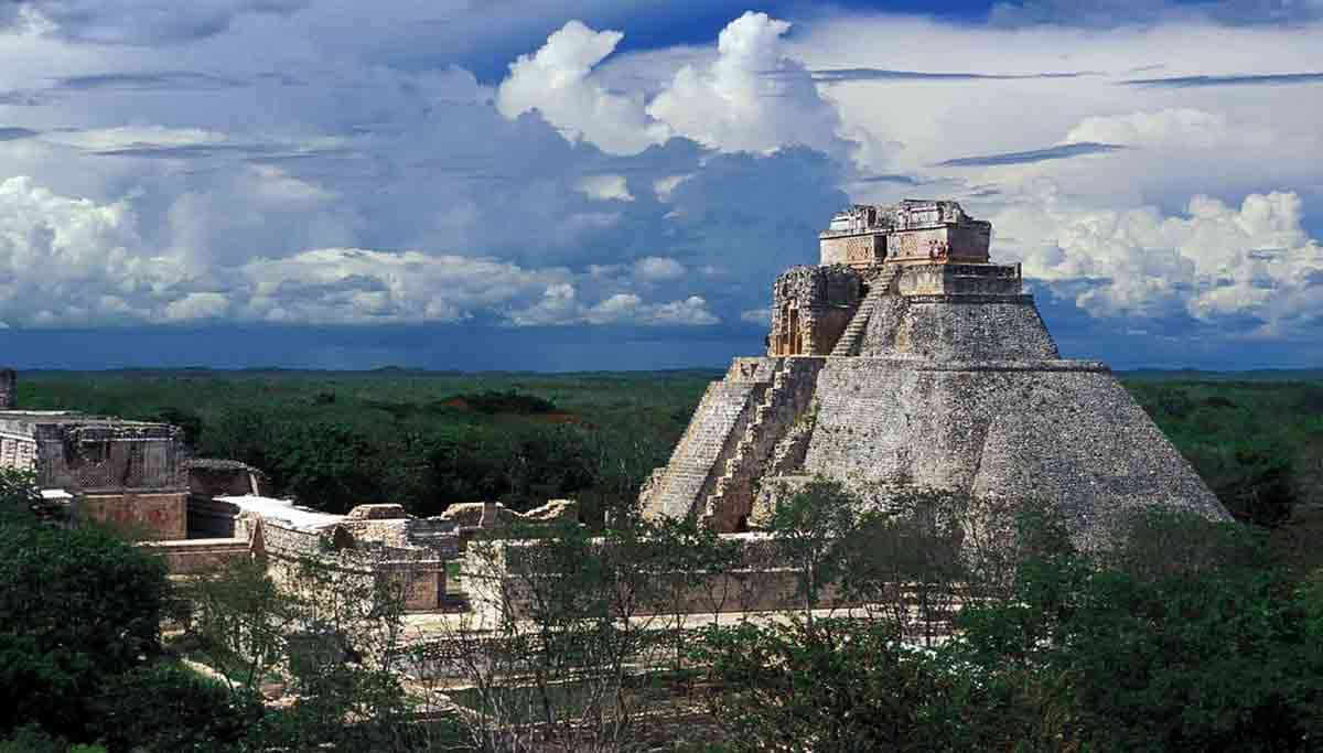 uxmal rounded pyramid mexico